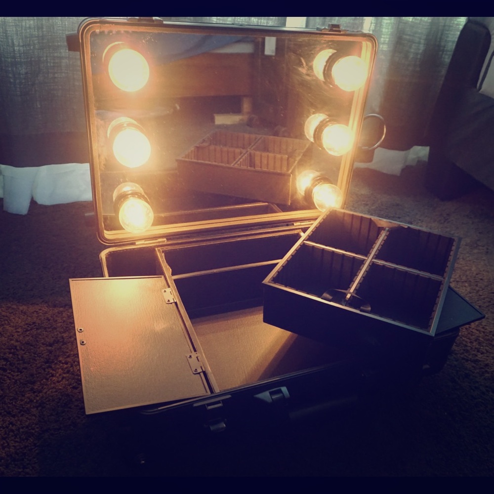 Shany Cosmetics Mini Studio Lighted Travel Case